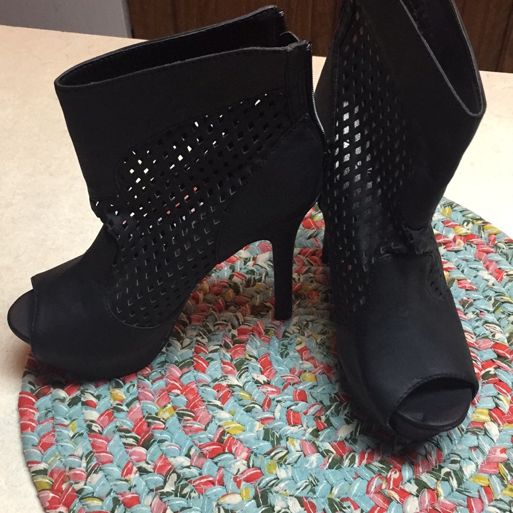 Black heels
